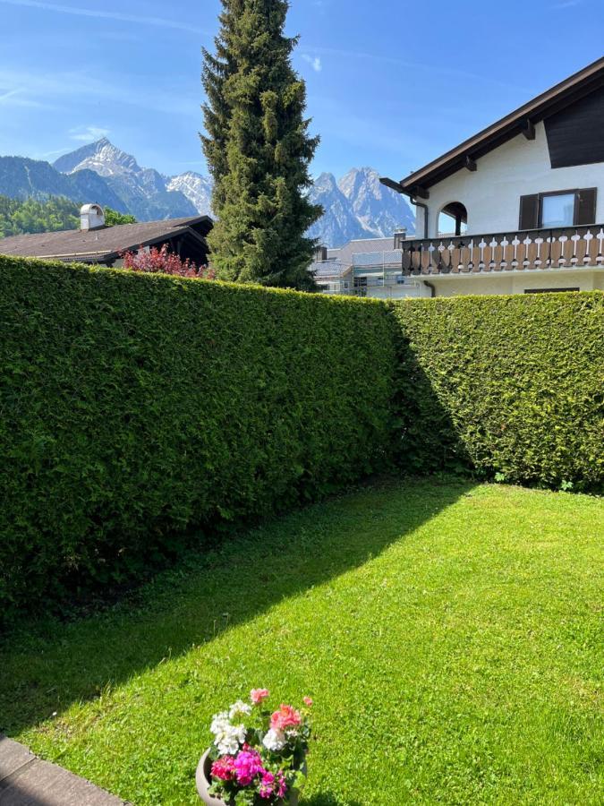 Doppelhaushaelfte Zugspitzblick Mit Privatem Garten Garmisch-Partenkirchen Exteriör bild