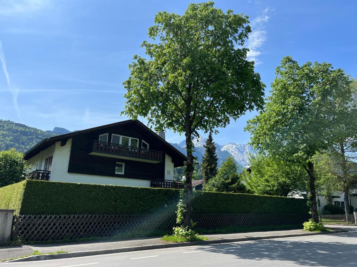 Doppelhaushaelfte Zugspitzblick Mit Privatem Garten Garmisch-Partenkirchen Exteriör bild